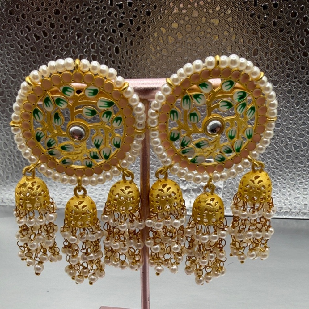 Elegant Gold and Green Dangle Earrings